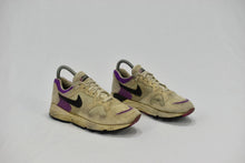 Load image into Gallery viewer, (1992) Nike Air Analogue