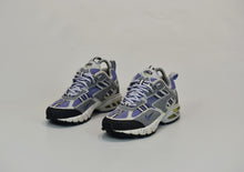 Load image into Gallery viewer, (2001) Nike Air P9000