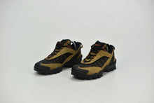 Load image into Gallery viewer, (2002) Nike ACG Barlow