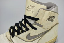 Load image into Gallery viewer, (1987) Nike Air Assault