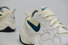 Load image into Gallery viewer, (1997) Nike Diverge