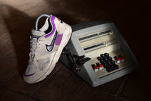 Load image into Gallery viewer, (1992) Nike Air Analogue