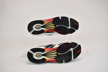 Load image into Gallery viewer, (2001) Nike Air Streak