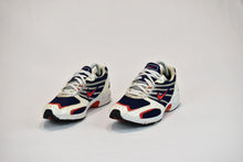 Load image into Gallery viewer, (2001) Nike Air Streak