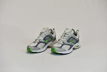 Load image into Gallery viewer, (2006) Nike Air Max Moto IV