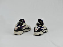 Load image into Gallery viewer, (1997) Nike Diverge