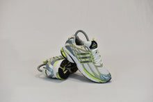 Load image into Gallery viewer, (2006) Adidas Adistar Cushion