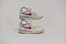 Load image into Gallery viewer, (1990) Nike Tech Trainer