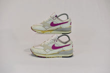 Load image into Gallery viewer, (1990) Nike Tech Trainer