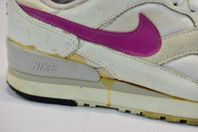 Load image into Gallery viewer, (1990) Nike Tech Trainer