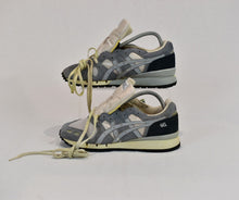 Load image into Gallery viewer, (1988) Asics Gel 100