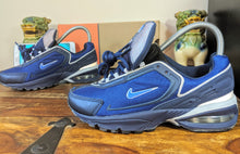 Load image into Gallery viewer, (2002) Nike Air International Triax