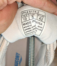 Load image into Gallery viewer, (2005) Saucony Grid RW2