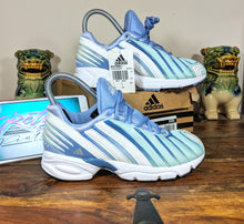 Load image into Gallery viewer, (2000) Adidas Spectrum