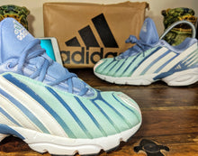 Load image into Gallery viewer, (2000) Adidas Spectrum